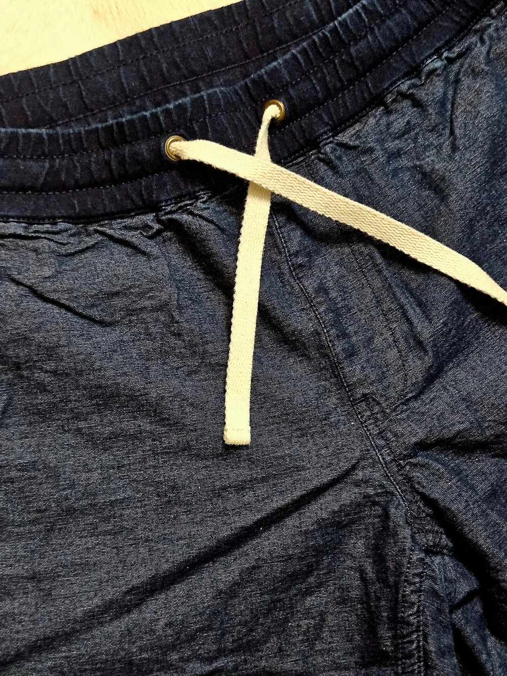 J. Crew Men's Navy Blue Hybrid Shorts with Cream Drawstring Sz SMALL